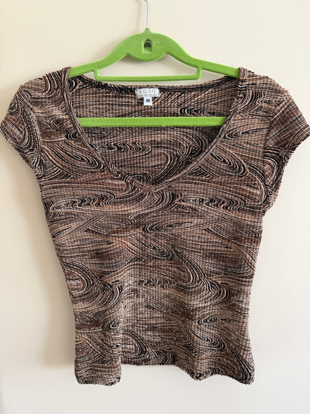 XOXO Brown & Black Swirl V-Neck Cap Sleeve Top